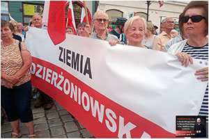 Manifestacja na widnickim Rynku w obronie ksidza Michaa - 08.07.2024. 